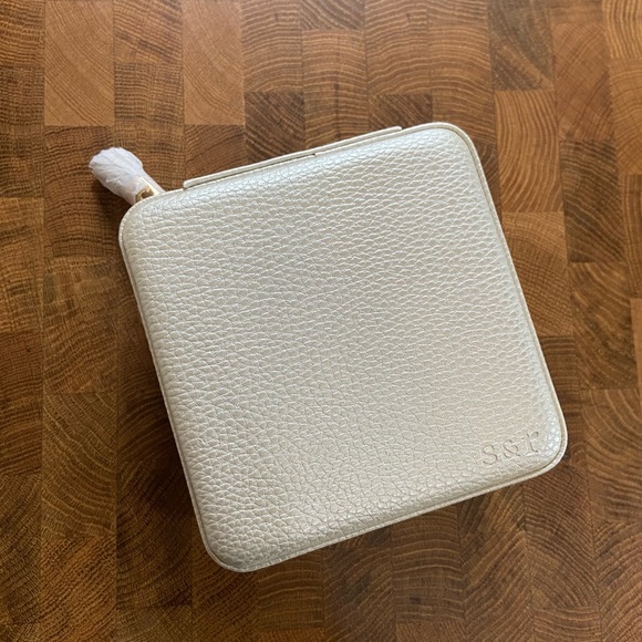 Summer & Rose Travelling Jewelry Case vegan leather ring necklace mirror silver - Picture 3 of 5